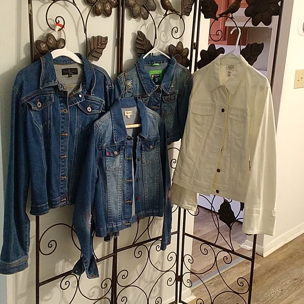 Jean Jackets - Picture 3 of 3